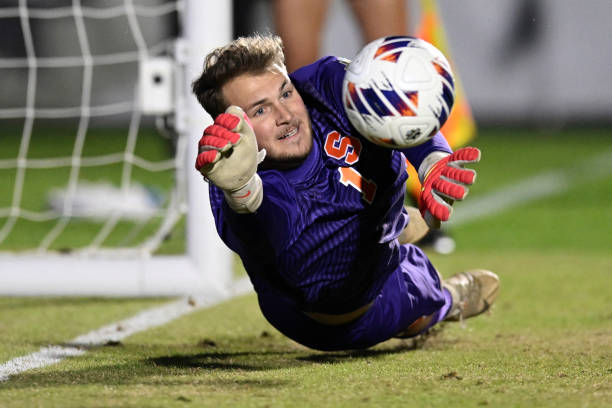 更凸显了地 更凸显了地